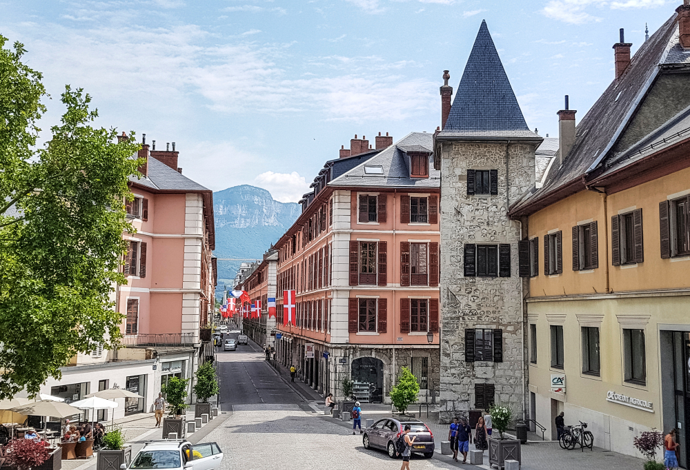 Met de trein naar Frankrijk Franse Alpen Chambery shutterstock 1145042372 (1)