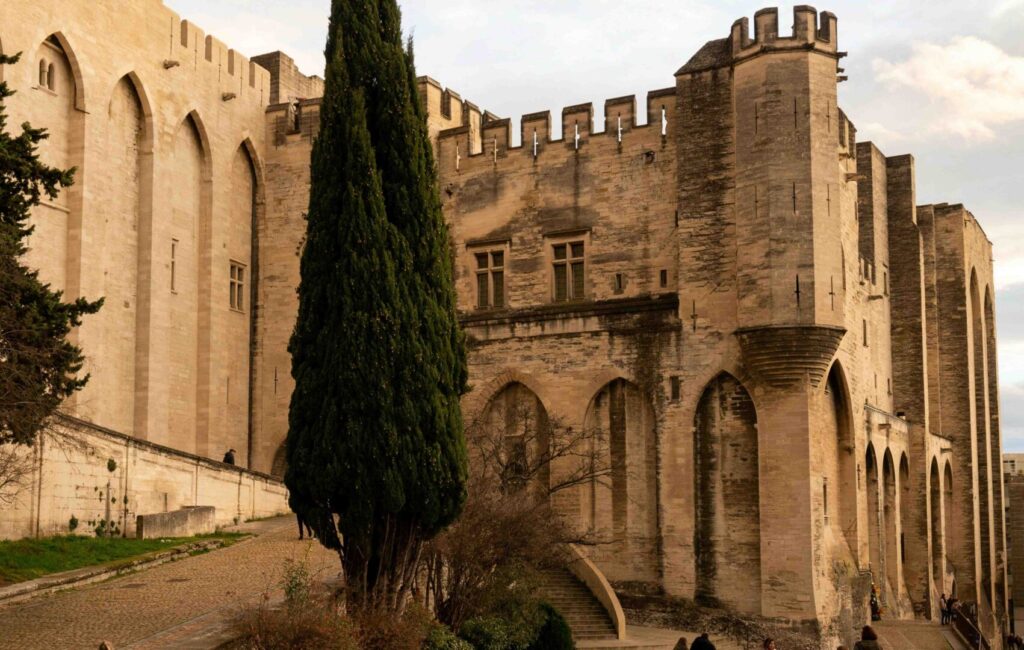 Stedentrip Frankrijk Palais des Papes Avignon pexels bingqian li 230971044 30037011