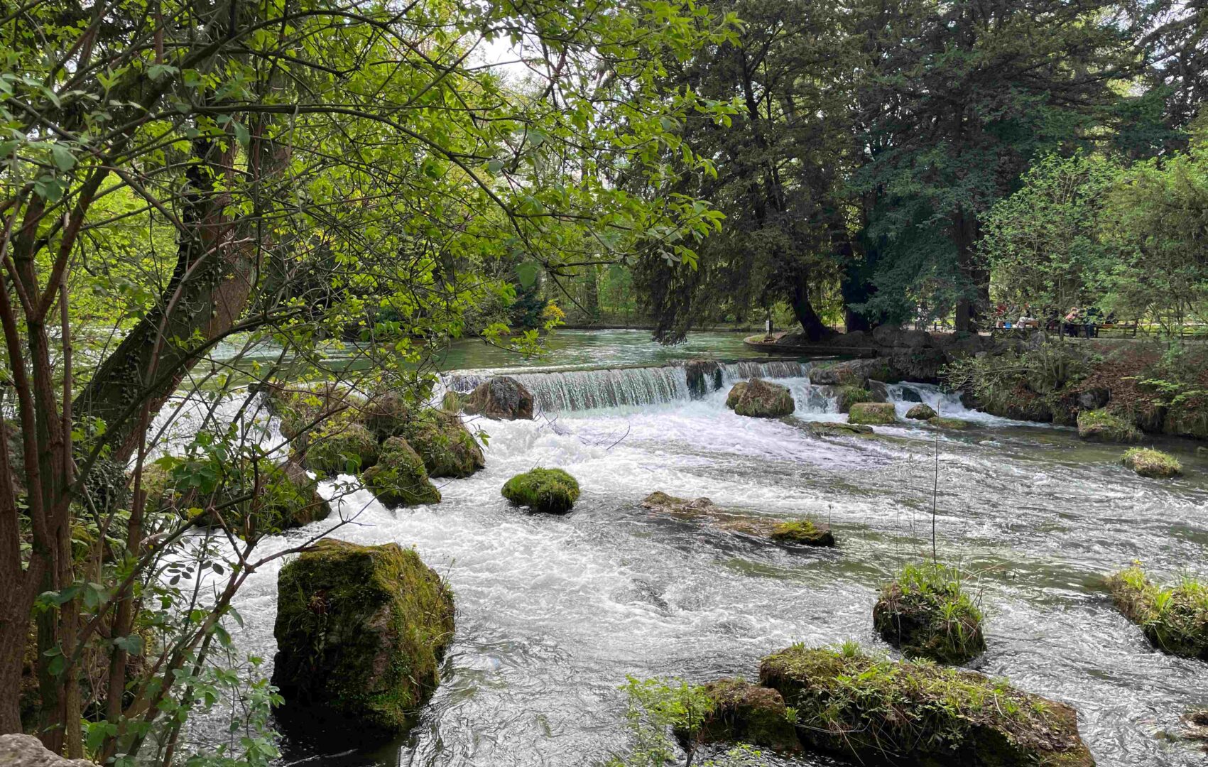 Met de trein naar Duitsland Munchen Englischer Garten ()