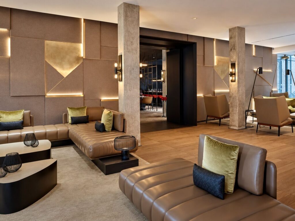 Reims Caserne Lobby